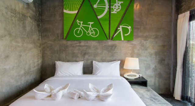 Номер Standard с видом на бассейн The Bike Loft Family Hostel