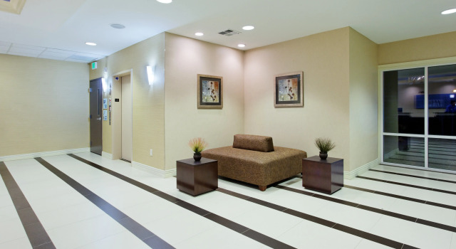 Holiday Inn Express Benicia by IHG, Забронировать Отель Бениша Область залива Сан-Франциско, рядом с Музей пожарных в Бенишии