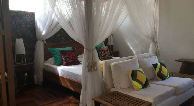 Adonys Eden Lodge