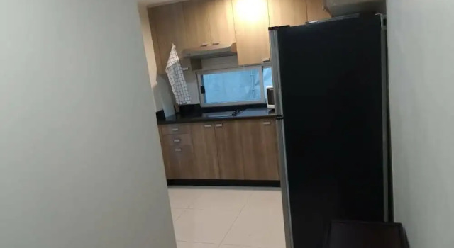 7D - 3 Bedroom Downtown Apartment With Shared Pool, Забронировать Апартаменты/квартира Отели Бангкока с бассейном, рядом с Улица Сой Ковбой, Бассейн