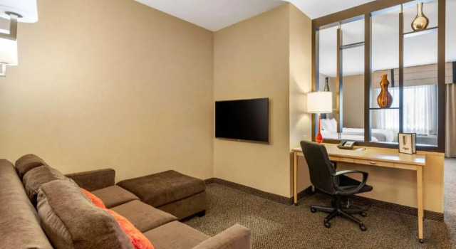 Четырёхместный люкс Cambria Hotel Akron - Canton Airport