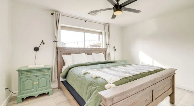 Families w/ Pets Welcome! Home 4 Mi to Dtwn Tempe, Забронировать Дом для отпуска Пруд в Темпе 