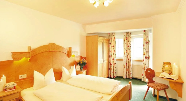 Apparthotel Talhof, Restaurant, Pool und Spa, Prenota Hotel Niederau Tirolo