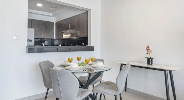Апартаменты Luxury с балконом и с видом на город Deluxe Nine Tower Suites By Hostiva - Downtown