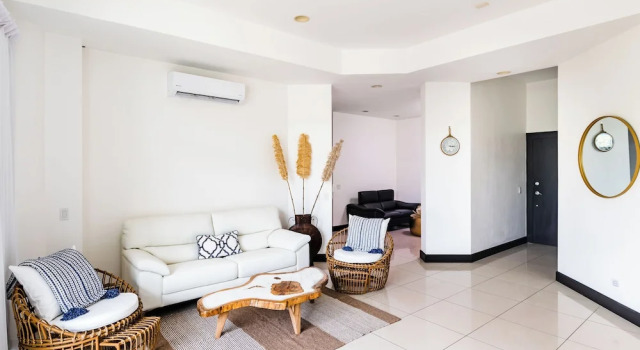 mVillas - Luxury 2Bed 2Bath Condo w Pool