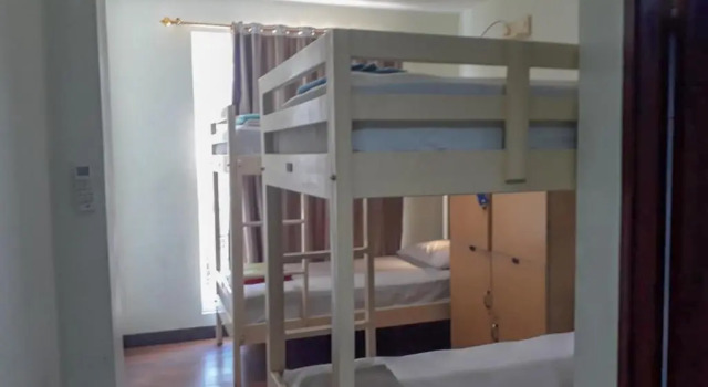 Кровать в общем номере RedDoorz Hostel @ Manado Green Hostel
