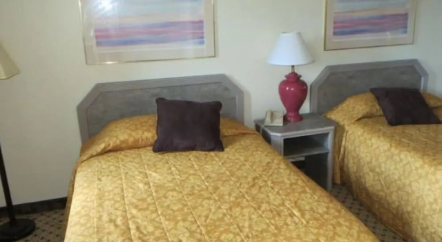 Четырёхместный номер Standard Amber Inn