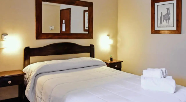 Hotel El Paraíso, Rezerwuj Hotel Hotele w Buenos Aires z basenem, Basen