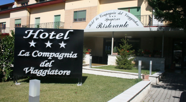 Hotel La Compagnia Del Viaggiatore, Prenota Hotel LʼAquila Gran Sasso