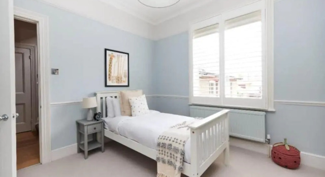 The Ealing Space - Classy 5BDR House with Garden and Parking, Забронировать Отель Отели Middlesex с парковкой, Парковка