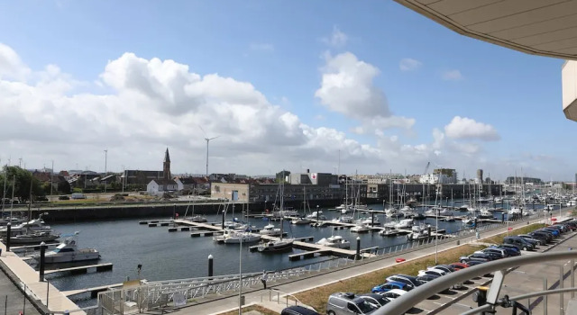 Апартаменты Harbour View Stay - Stylish Apartment With Stunning Views in the Marina of Zeebrugge