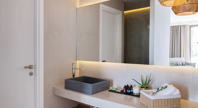 Полулюкс с видом на сад Cavo Delea Villas & Suites