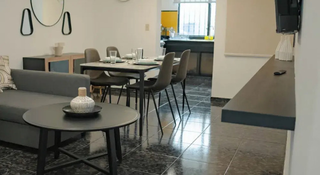 Апартаменты Residenciales H1 & H2 - Breakfast & Room Service - Airport close