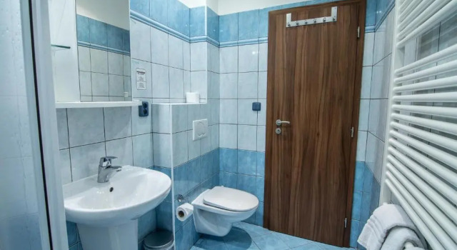 Номер Deluxe No 28 Rooms & Apartments