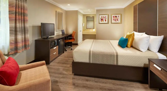 Двухместный номер Deluxe Eden Roc Inn & Suites near the Maingate