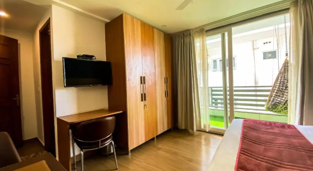 Двухместный номер Deluxe с балконом Sky Suites Huda City Center