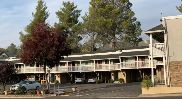 Elmwood Motel, Забронировать Мотель Оберн штат Калифорния