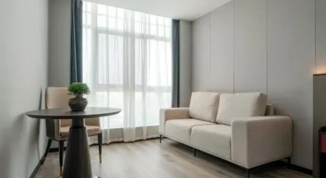 Rezen Dong Hotel (Haining Hi-tech Industrial Park)