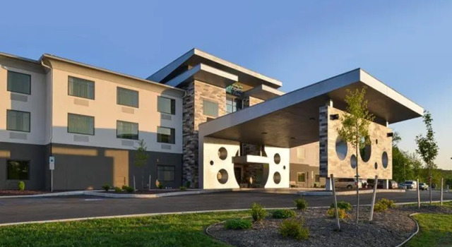 Люкс с 2 комнатами Holiday Inn Express & Suites Shippensburg by IHG