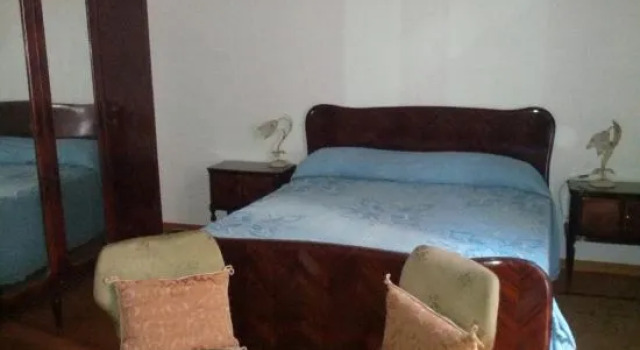 Casa Vacanze Yuli, Забронировать Отель Навона Рим, рядом с Площадь Кампо-деи-Фиори