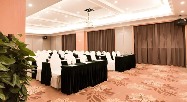 Vienna International South Railway Station, Rezerwuj Hotel Hotele w Xiaoshan z parkingiem, Parking