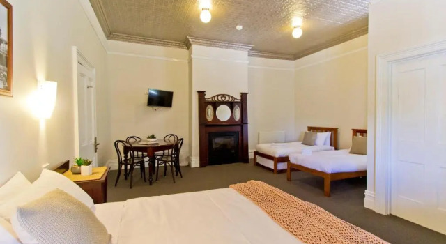 Номер Deluxe Deloraine Hotel