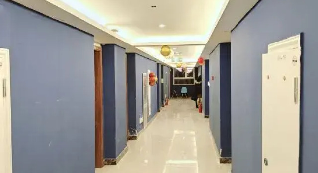 Whale · City Hostel (Heze Station), Забронировать Хостел Хецзе Шаньдун