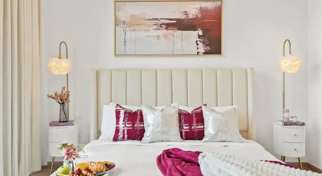 Blossoming 1BR Walk to Dubai Mall & Pool, Забронировать Апартаменты/квартира Дубай Эмират Дубай, рядом с Дубайский аквариум