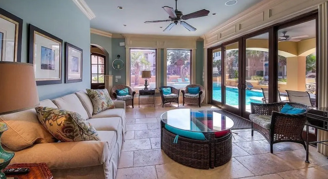 Коттедж с 6 комнатами с видом на море Gigglin Marlin 7 Bedroom Holiday Home by Five Star Properties