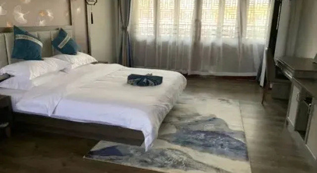 Люкс Deluxe Tonghai Yuanheng Inn