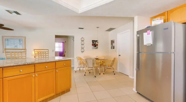 Коттедж с 3 комнатами с балконом Marco Island Retreat w/ Pool ~ 1 Mi to Beach