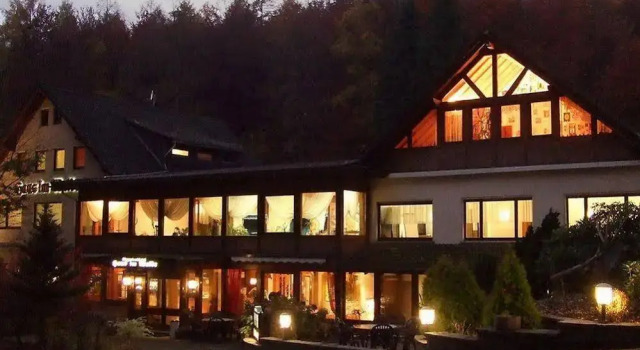 Siegerland-Hotel, Забронировать Отель Фройденберг 