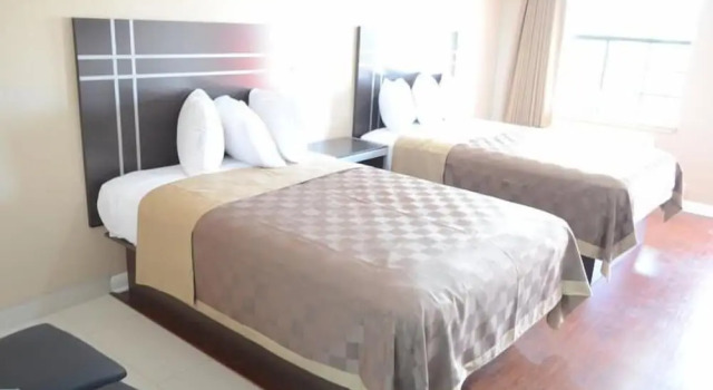 Четырёхместный номер Standard Regency Inn & Suites By Capital O Houston IAH Airport