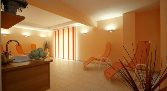 Run of House Hotel Pariente