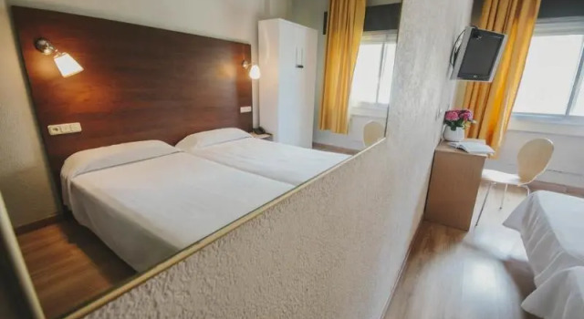 Номер Standard с видом на город Hotel Embajador
