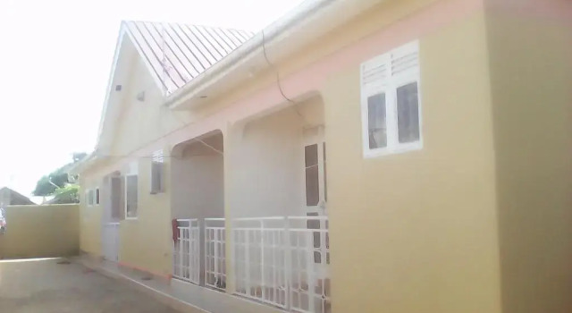 Sim and Marts Bed and Breakfast, Prenota Bed & breakfast Entebbe 