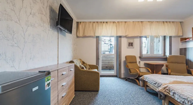 Двухместный номер Classic с видом на горы Guest Rooms and Family Apartments