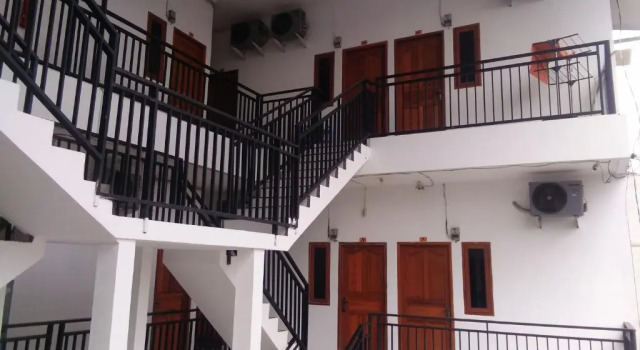 Golden island Homestay, Забронировать Отель Cempaka Putih Джакарта, рядом с Джакартский международный велодром Равамангун