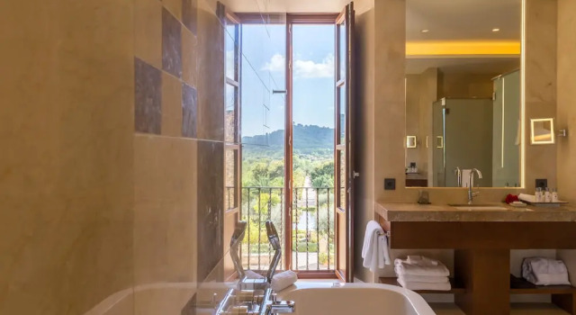 Номер Standard Castell Son Claret - The Leading Hotels of the World