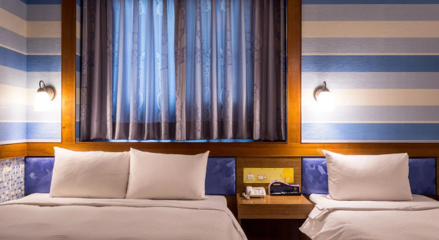 Трёхместный номер Standard Golden Phoenix Hotel