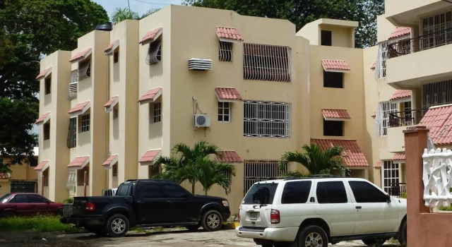 2 bedroom condo near beach