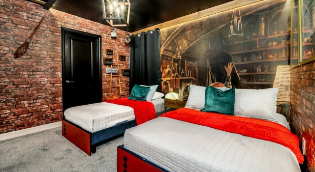 Коттедж Magical Pool Home, Enchantments Theme Rooms - 9Bd 5Ba 9cg1161