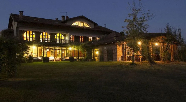 B&B MadamaDorè, Book Bed and Breakfast Monteu da Po Piedmont