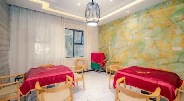 Dexiju Hotel Shennongjia, Забронировать Отель Отели Шэньнунцзя 3 звезды, 3*