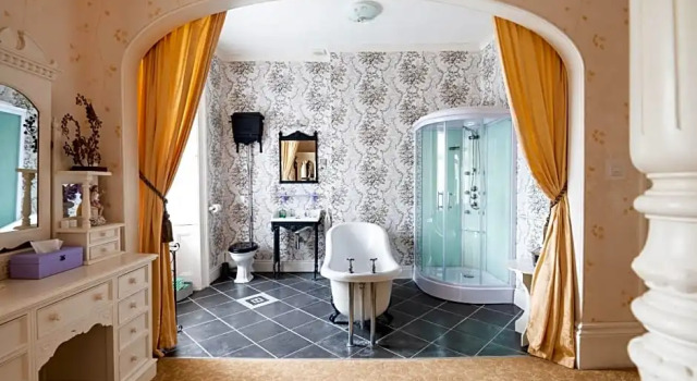 Standard- suite Enchanted Manor