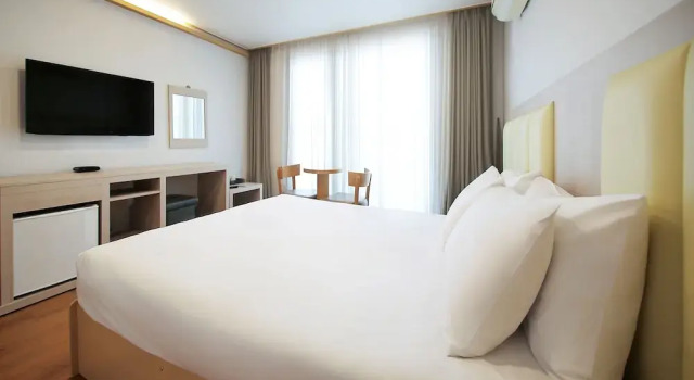 Двухместный номер Standard с видом на бассейн Shin Shin Hotel Jeju City