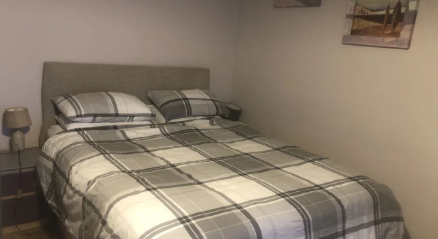 Superb Apartment With Sky Glass TV and Netflix, Varaa Huoneisto Asunnot kohteessa Merseyside, Huoneisto