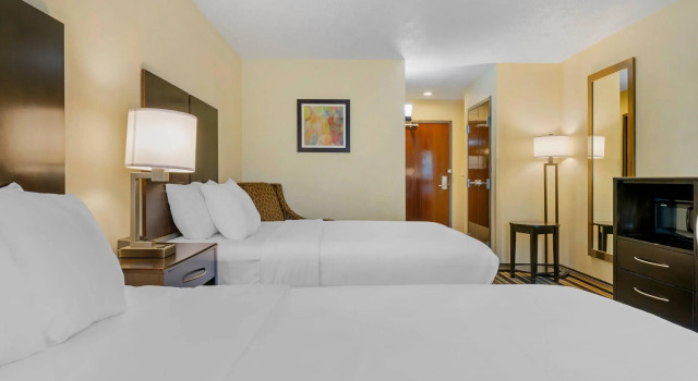 Четырёхместный номер Standard Comfort Inn & Suites Triadelphia - Wheeling