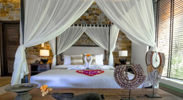 Полулюкс Samanea Beach Resort & Spa