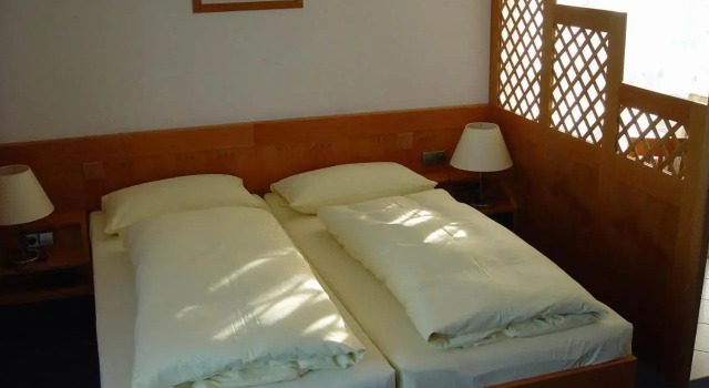 Gasthof zur Sonne, Buchen Sie Hotel Plieningen Stuttgart